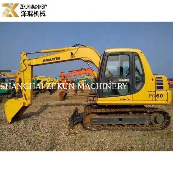 6200 KG machine gewicht gebruikt Komatsu PC60-7 graafmachine uit Japan originele hydraulische pomp