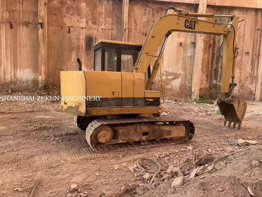 Gebruikte CAT E70B graafmachine in Japan met mini-graafmachine en originele Japanse motor