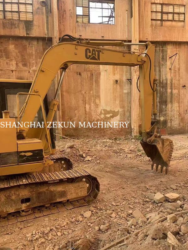 Gebruikte CAT E70B graafmachine in Japan met mini-graafmachine en originele Japanse motor