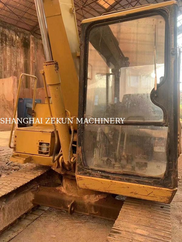 Gebruikte CAT E70B graafmachine in Japan met mini-graafmachine en originele Japanse motor