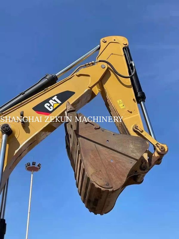 Tweedehands bouwmachines Cat 390F Crawler graafmachine met Cat motor 390 KW