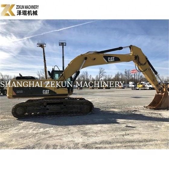 25 ton Caterpillar 325 Gebruikte graafmachine 140 kW bewegende type graafketen