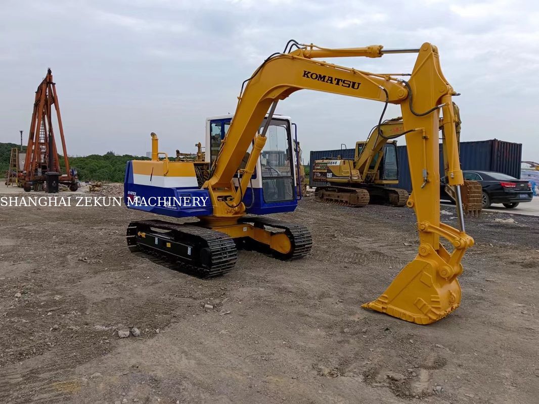 Japan Komatsu PC60-6 graafmachine met een laag bedrijfsgewicht van 6 ton en in goede staat