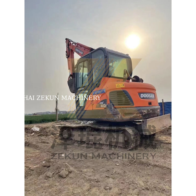 2015 Gebruikte Doosan DH60-7 graafmachine in goede staat Goed 5500 KG machinegewicht