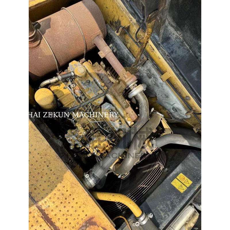 20 ton tweedehands Shantui Kato graafmachine 320D met een emmercapaciteit van 1m3 in Shanghai