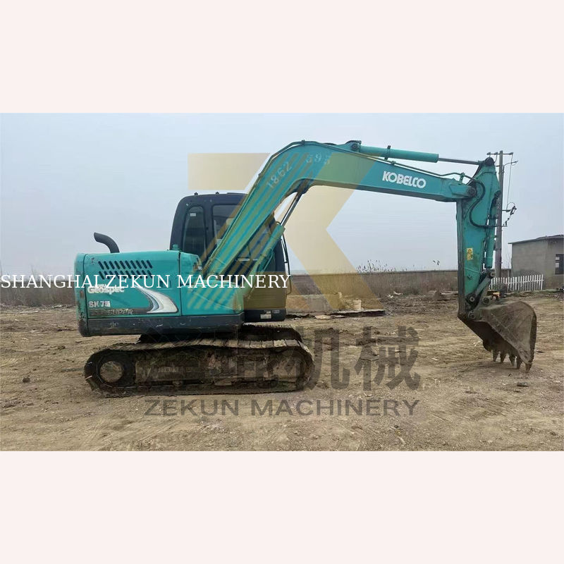 0.4m3 emmercapaciteit 2017 Gebruikte Kobelco 907 E307D Sk75 Sk75-11 graafmachine in Shanghai