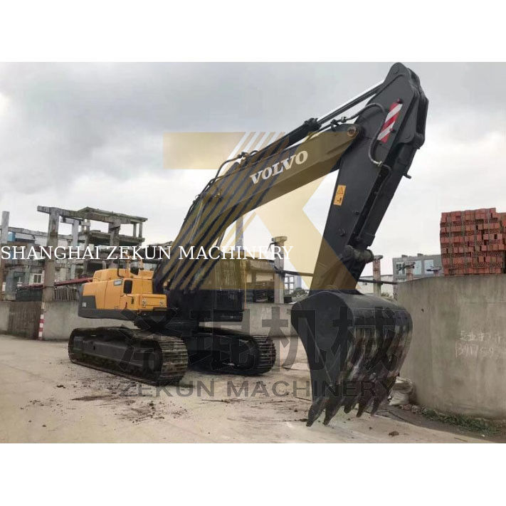 Gebruikte Volvo EC480 graafmachine met een emmercapaciteit van 3,3 m3 en andere hydraulische klep