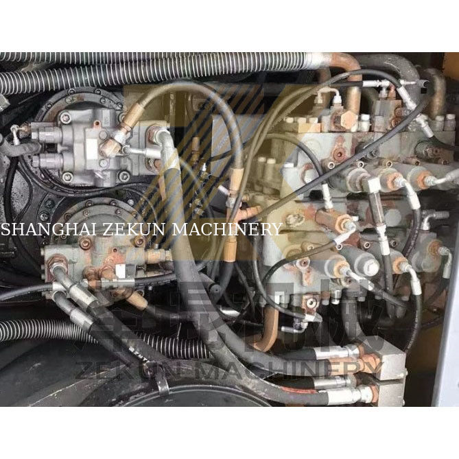 Gebruikte Volvo EC480 graafmachine met een emmercapaciteit van 3,3 m3 en andere hydraulische klep