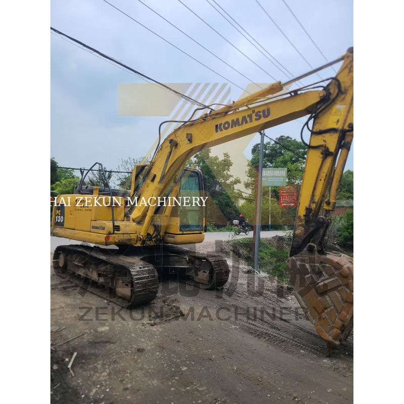 Tweedehands Komatsu PC130-6/7/8M0 graafmachine voor een sloopgraver in uitstekende staat