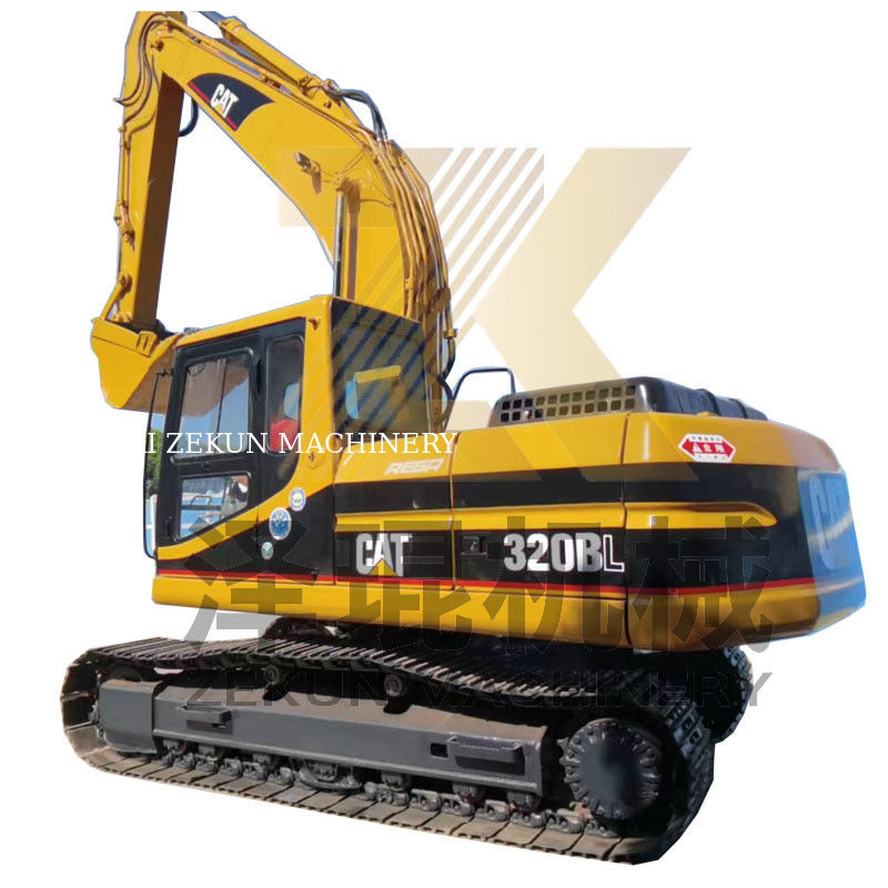 Gebruikte Cat 320 BL graafmachine met een emmercapaciteit van 0,92 m3 en 2001-4000 werkuren
