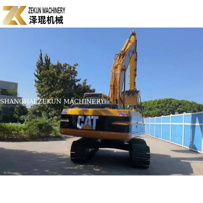 Gebruikte Cat 320 BL graafmachine met een emmercapaciteit van 0,92 m3 en 2001-4000 werkuren