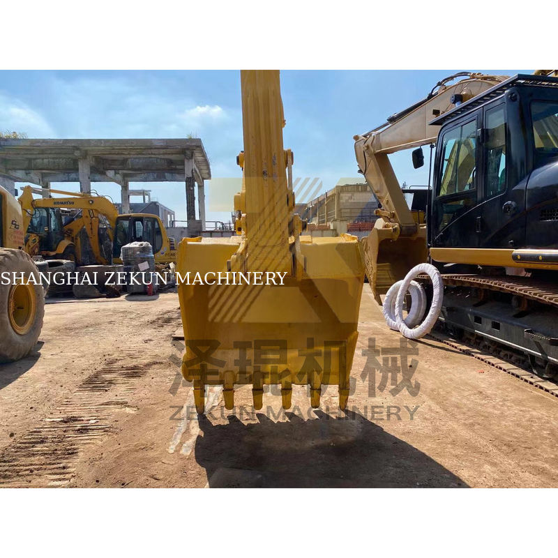 Grote aanbieding op Komatsu PC220-22TON graafmachine met 1170 werkuren Niet missen