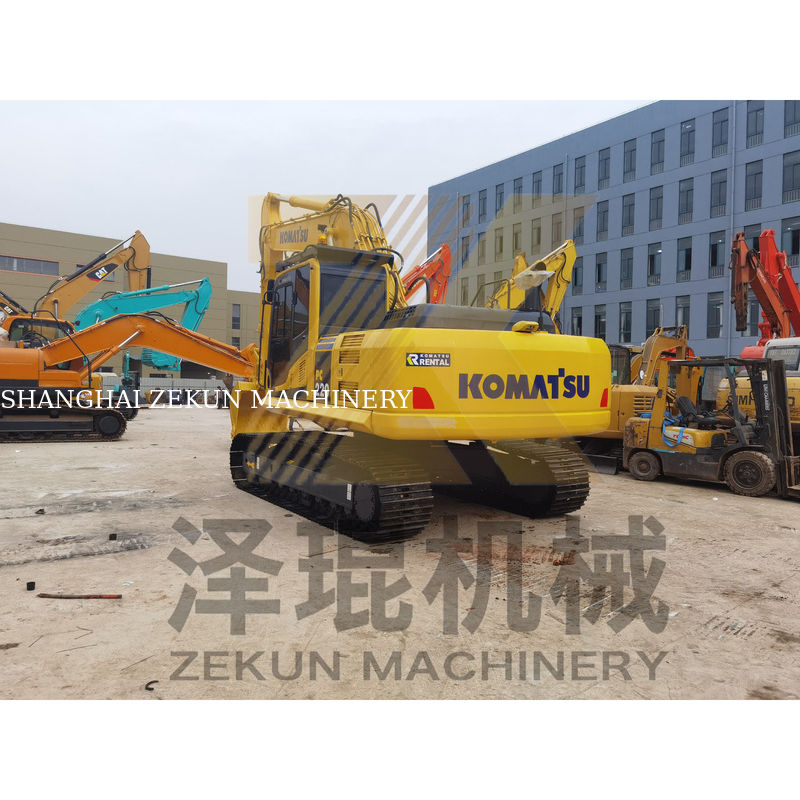 Gebruikte 22 ton Komatsu 220 PC220 graafmachine met een emmercapaciteit van 1 M3 en 1050 werkuren