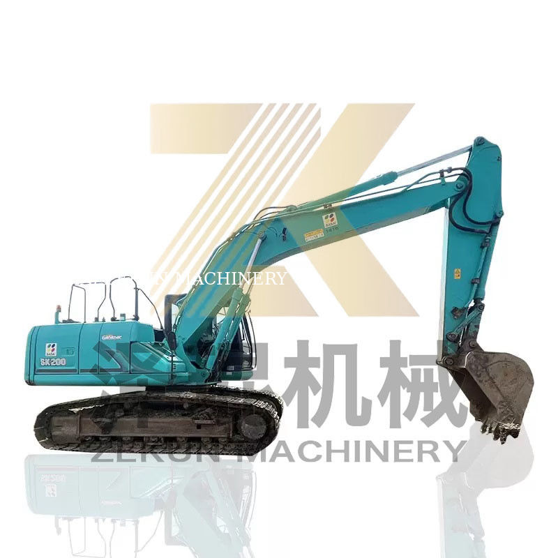 Andere hydraulische pompen Gebruikte Kobelco SK200-8 graafmachine en 20000 KG machinegewicht