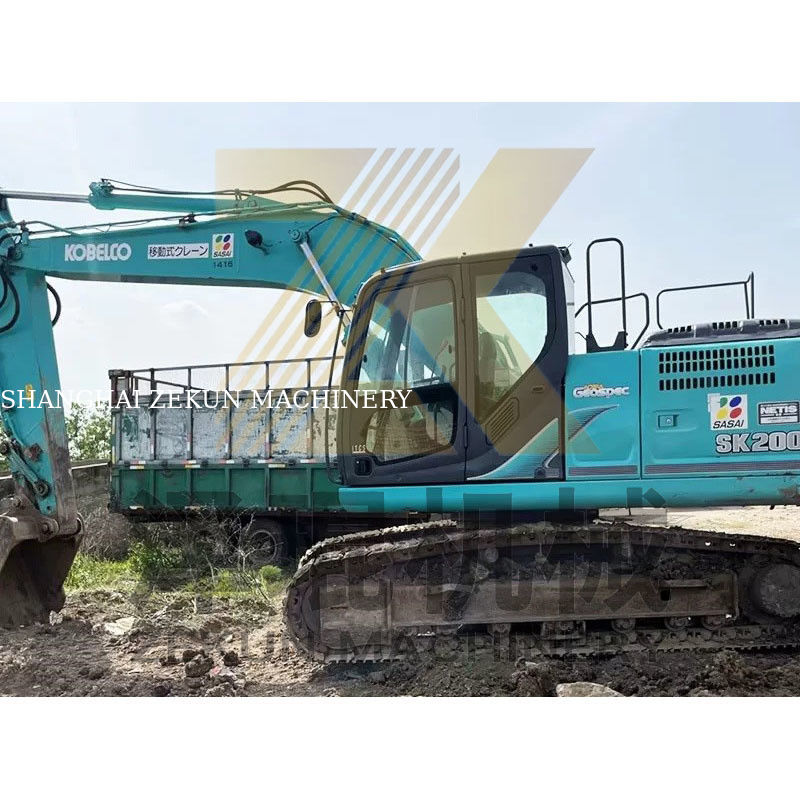 Andere hydraulische pompen Gebruikte Kobelco SK200-8 graafmachine en 20000 KG machinegewicht