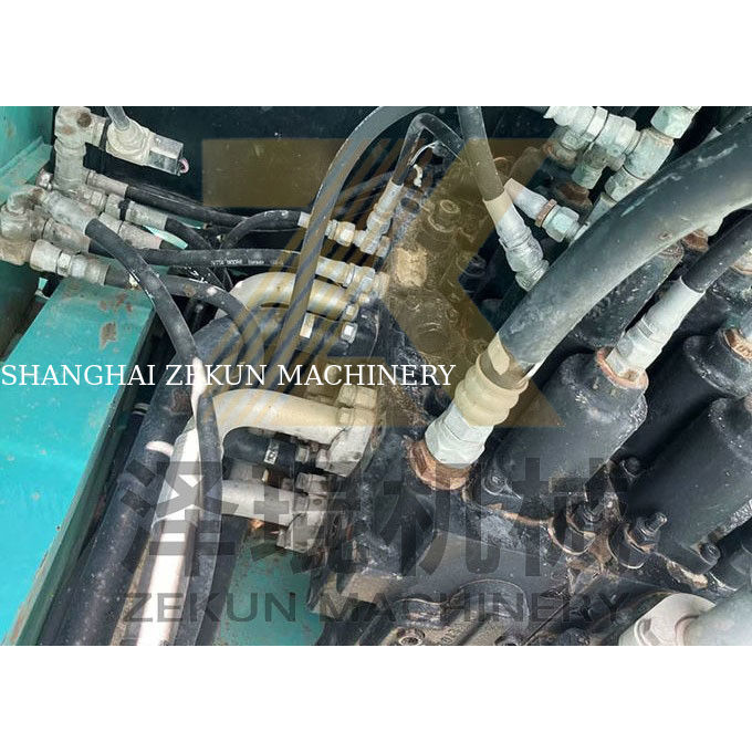 Andere hydraulische pompen Gebruikte Kobelco SK200-8 graafmachine en 20000 KG machinegewicht