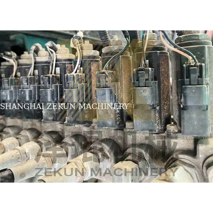 Andere hydraulische pompen Gebruikte Kobelco SK200-8 graafmachine en 20000 KG machinegewicht
