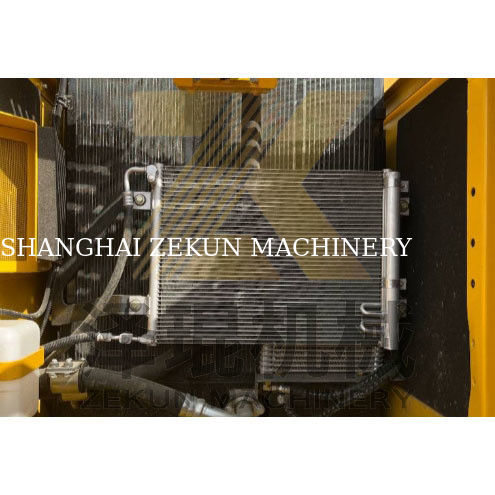 Tweedehands Komatsu PC220-8 PC220-6 PC220-8MO PC220-7 Graafmachine met een emmercapaciteit van 1,2 m3 Andere hydraulische klep