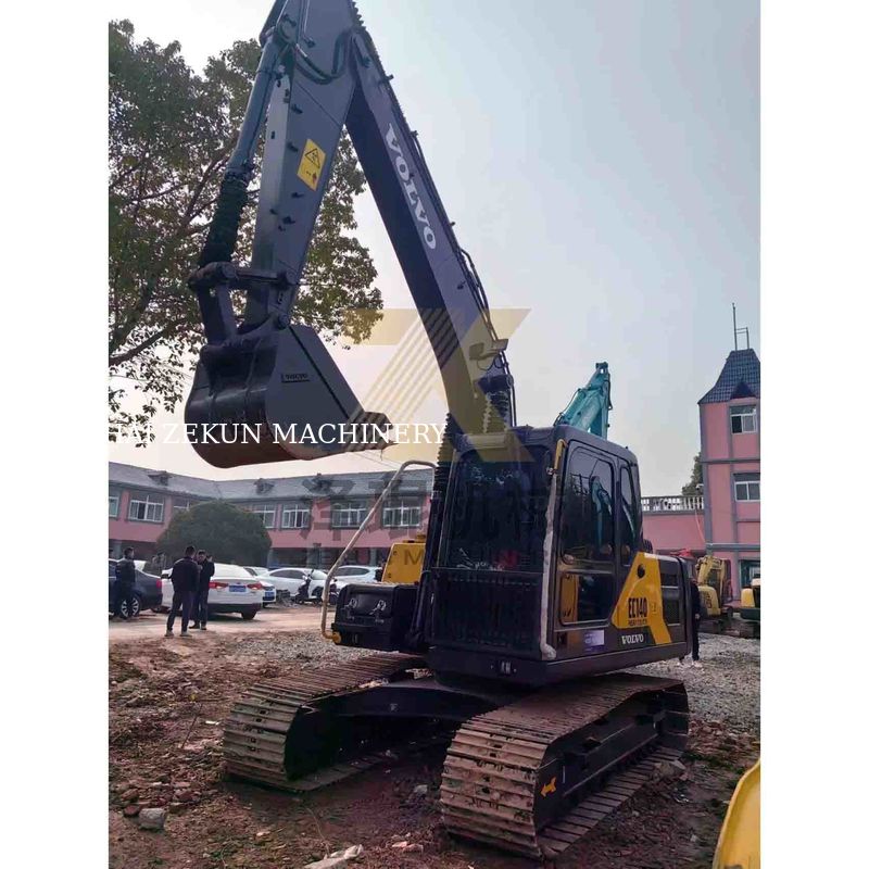 Andere hydraulische pomp EC140 graafmachine in goede staat en met 15870 kg machinegewicht