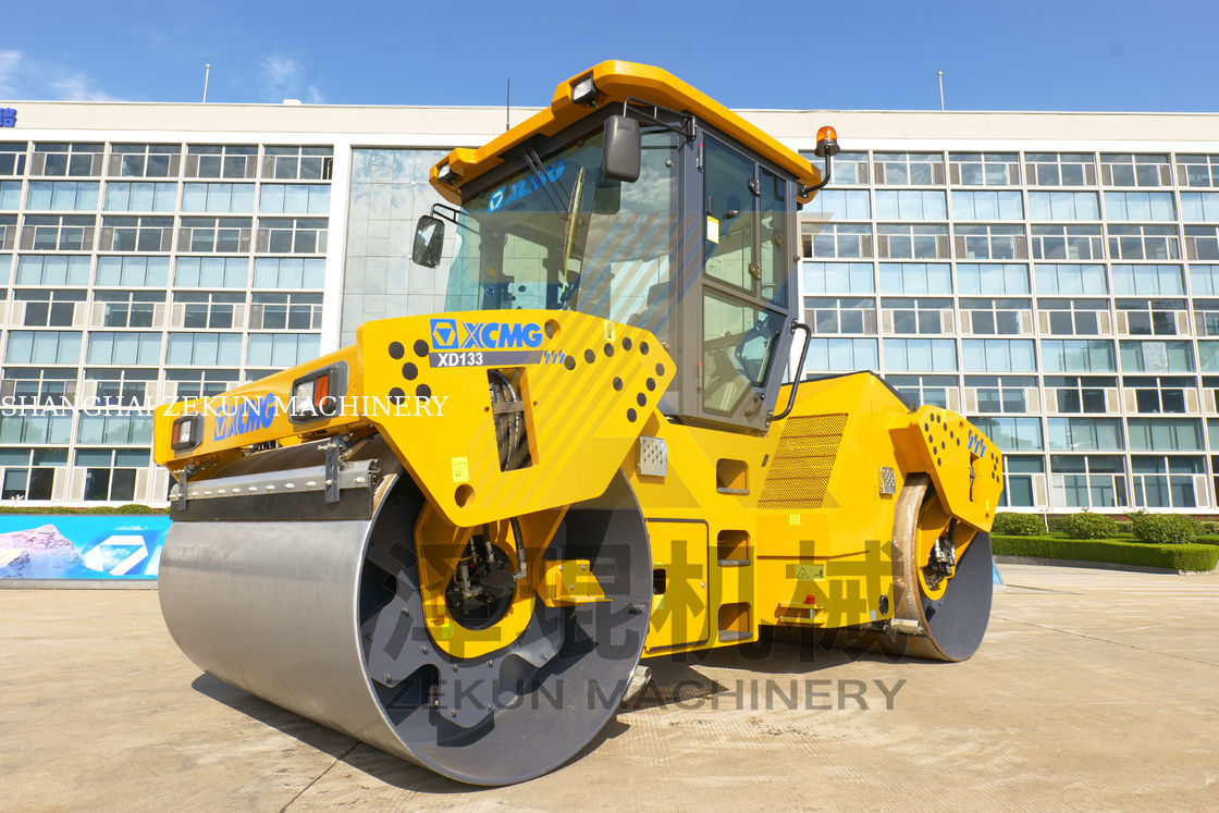 13ton XCMG XD133 Double Drum Roller China Stage III Wegbouwapparatuur