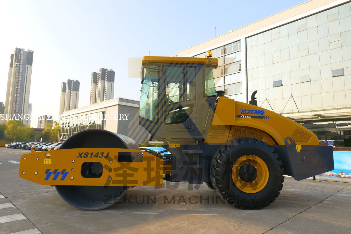 14 ton XCMG XS143J Single Drum Vibratory Roller China Stage II Road Construction Equipment