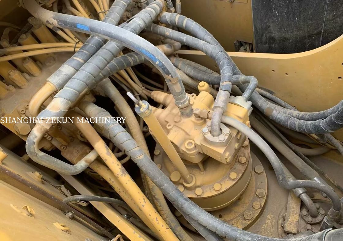 Versatile 2020 Cat 323D2 graafmachine 23 ton 4877 uur voor verschillende toepassingen