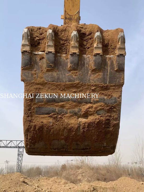 Versatile 2020 Cat 323D2 graafmachine 23 ton 4877 uur voor verschillende toepassingen