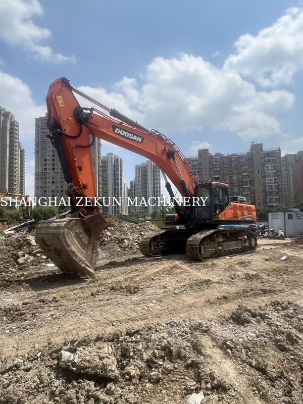 Gebruikte Doosan DX500LC-9C graafmachine 800 Rpm Paardenkracht en maximale graafhoogte 11