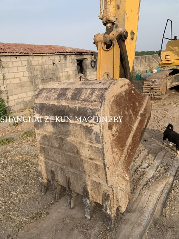 2015 Komatsu PC210LC-8MO Graafmachine met een bedrijfsgewicht van 100 kg en een maximale graafbereik van 9