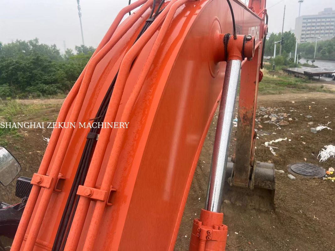 2022 Hitachi ZX200-5A Graafmachine met maximale graafhoogte van 9 en zwenksnelheid van 13,3 tpm, 5500 uur
