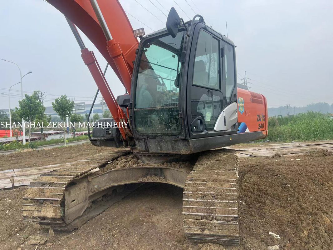 2022 Hitachi ZX200-5A Graafmachine met maximale graafhoogte van 9 en zwenksnelheid van 13,3 tpm, 5500 uur