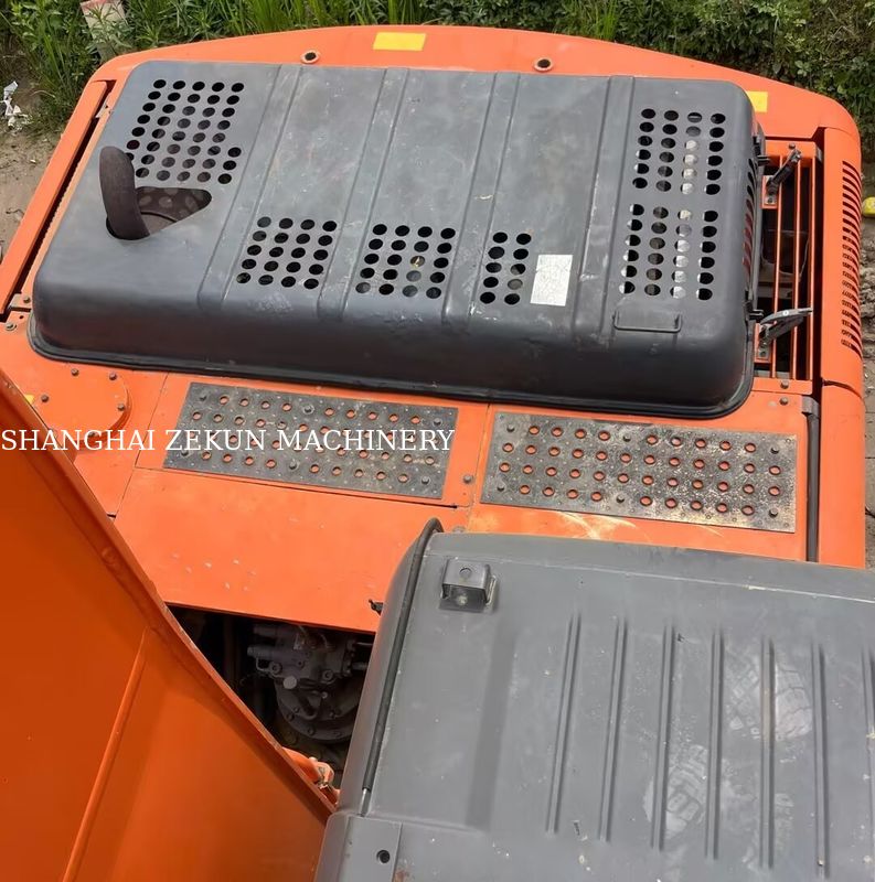 Hitachi ZX200-3G Graafmachine 11056 uur Reis Snelheid van 3,5 / 5,5 km/u