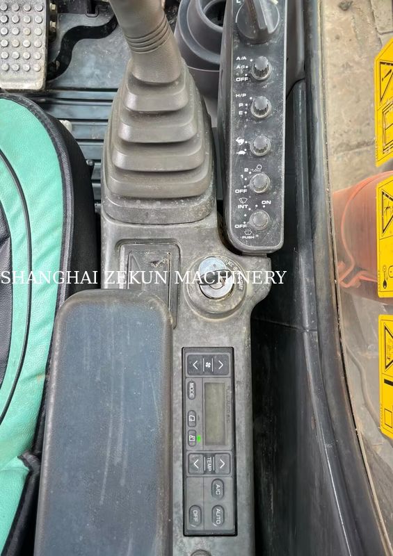 11051 uur Hitachi ZX200-3G graafmachine met emmercapaciteit 0.8    1.0 M3